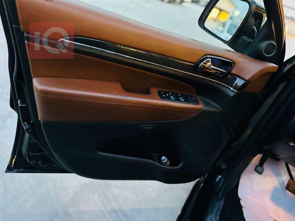 جيب جراند شيروكي